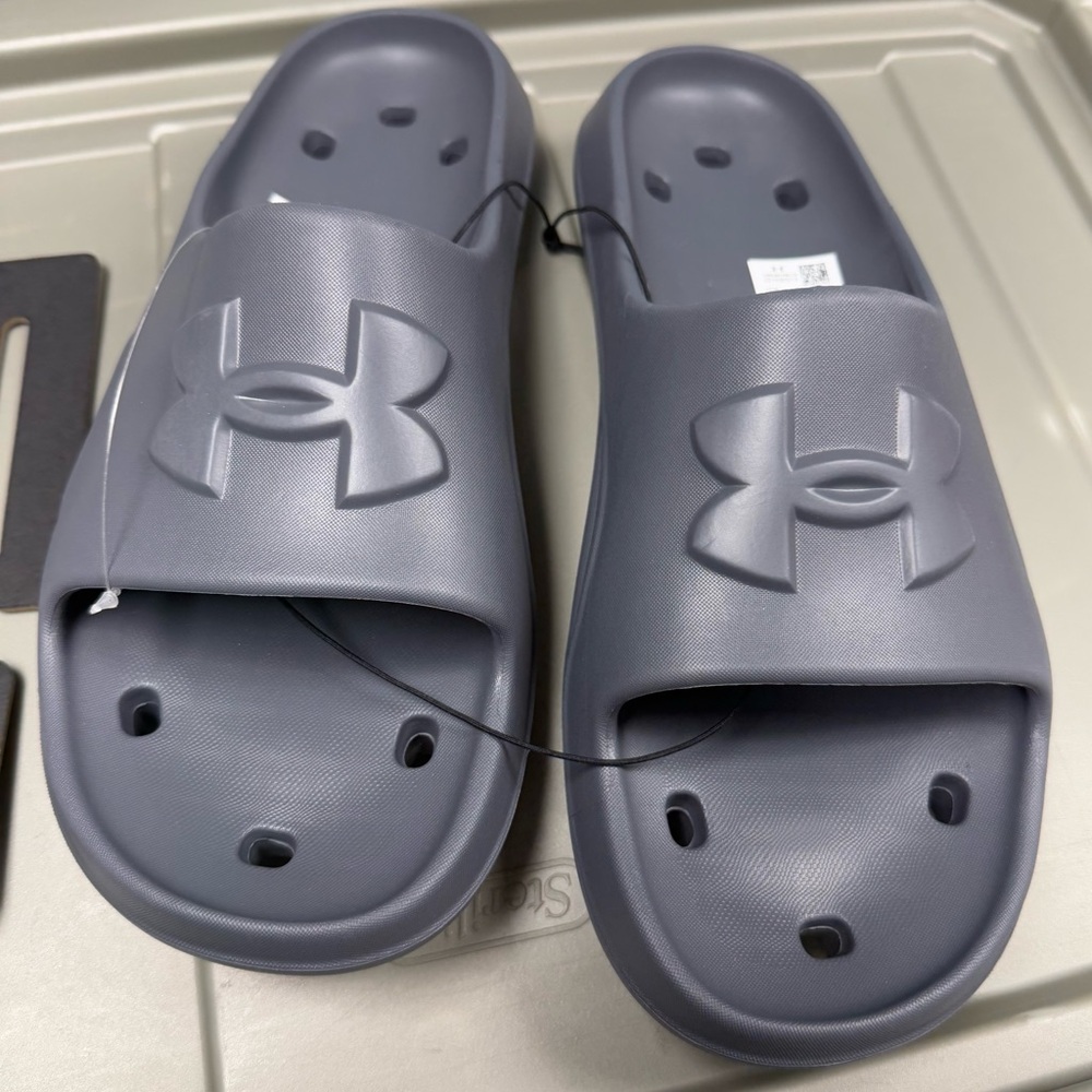Under Armour men’s size 13 slides solid gray rubber locker athletic sandals new